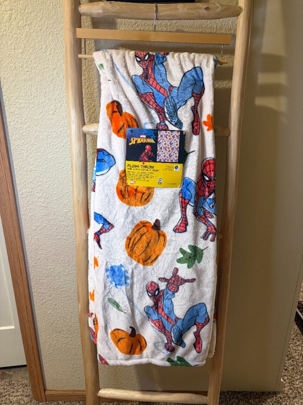 Marvel Spider-Man Halloween Fall Pumpkin Plush Throw Blanket 50x70 NWT